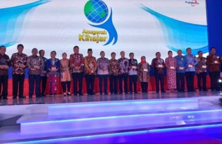 16 Kepala Daerah Menerima Anugerah Kihajar 2018